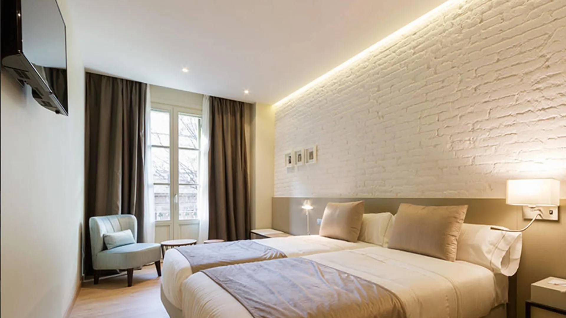 Hotel Well&Come Barcelona 4*,  Spanien