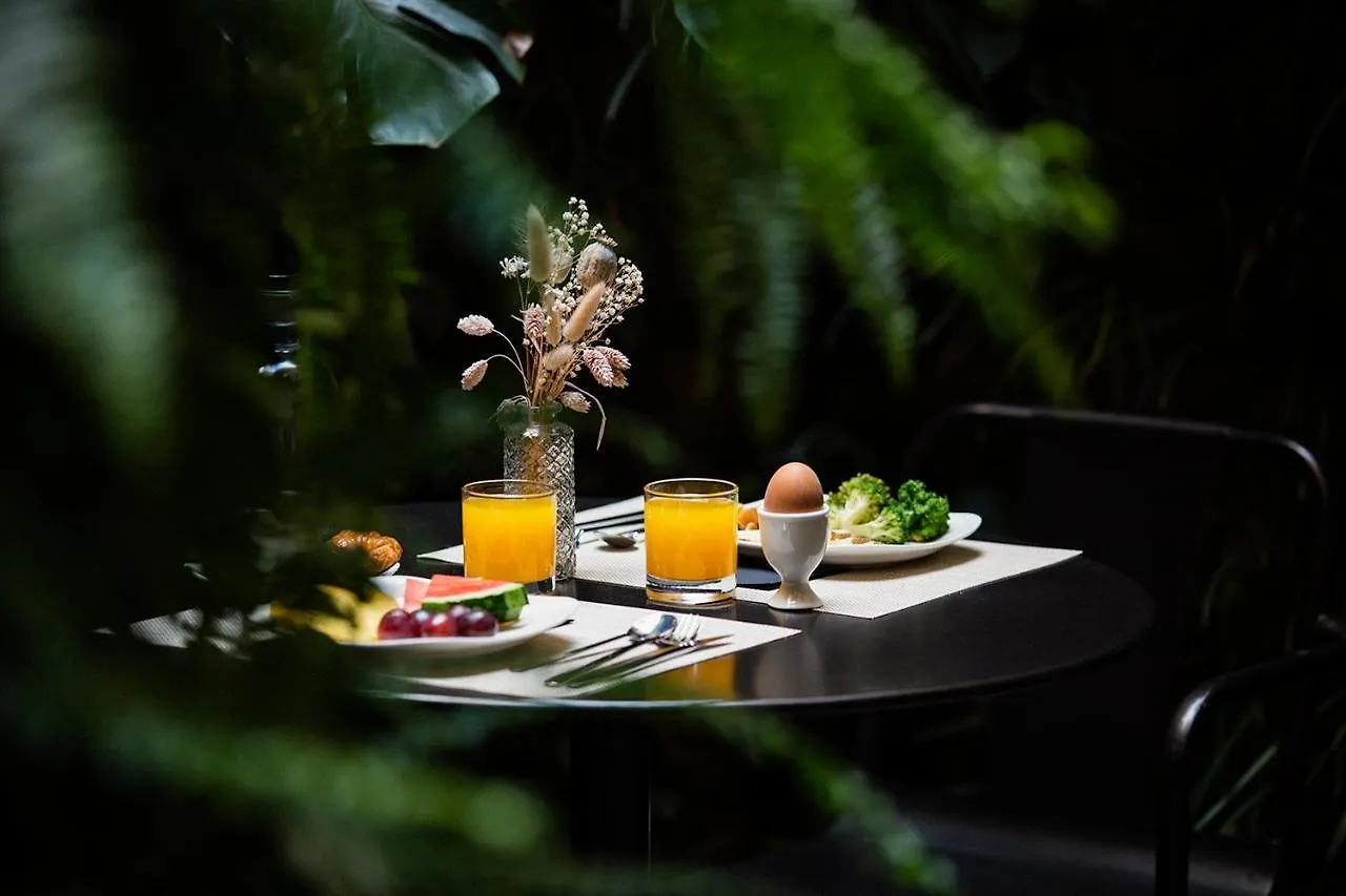 ****  Hotel Well And Come Barcelona Spain
